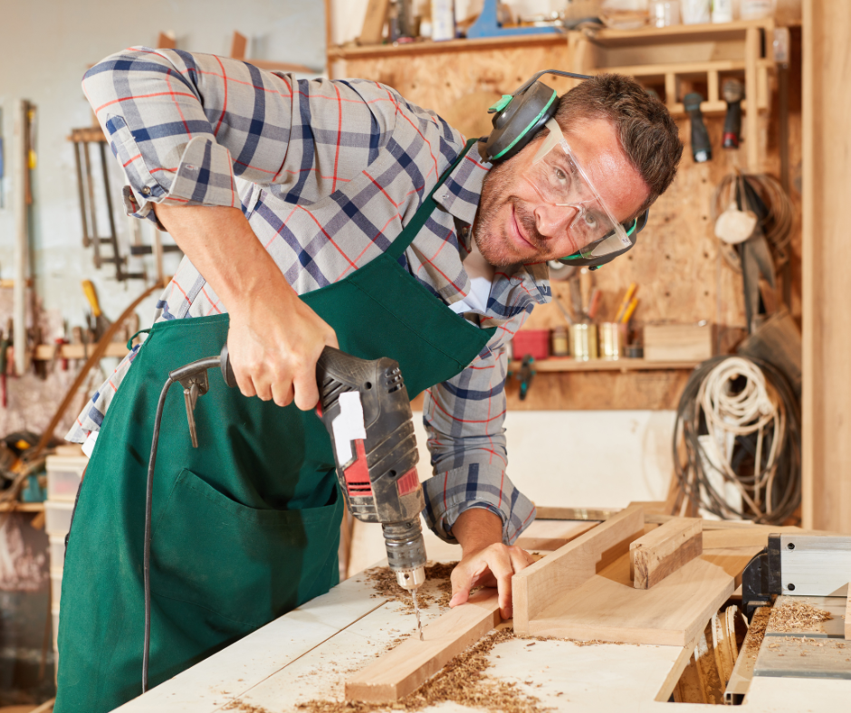 نجار في عجمان