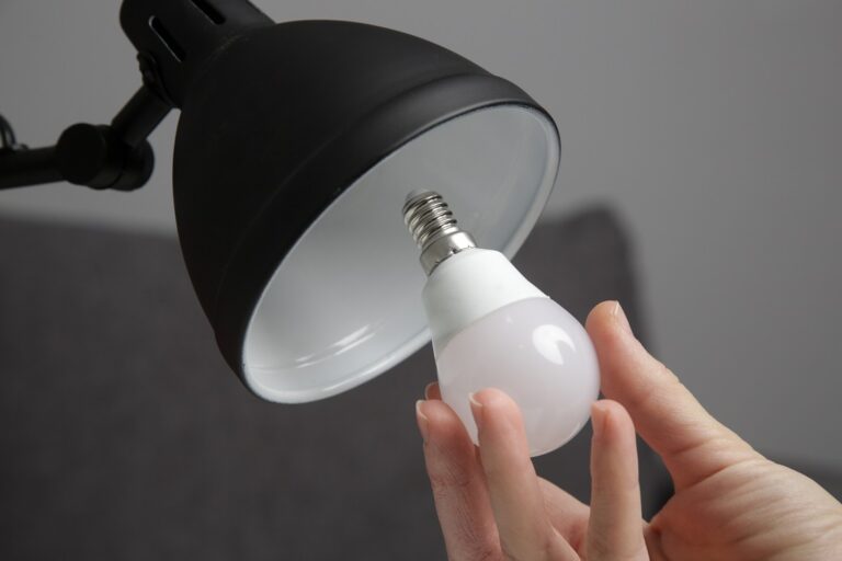 كهربائي منازل في الشارقة